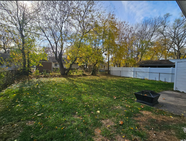 Building Photo - House in Oak Park