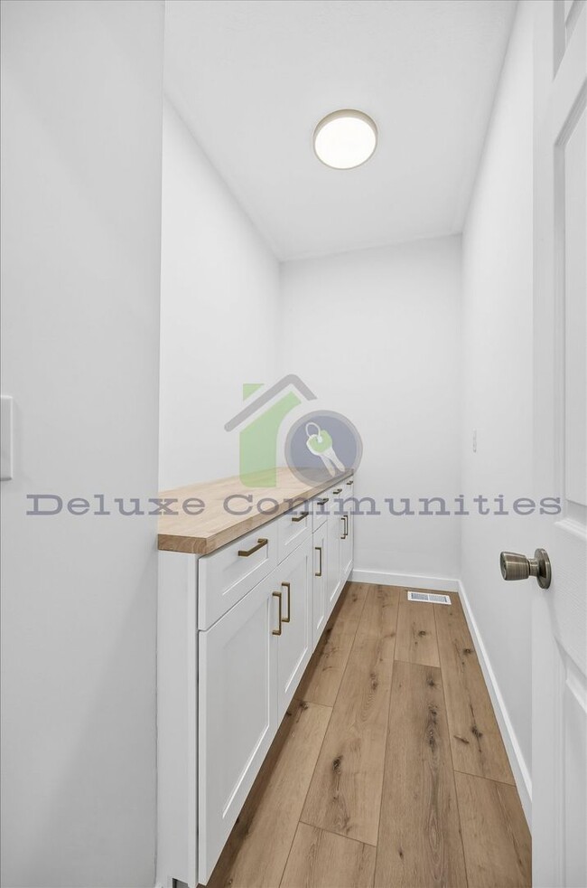 Building Photo - Stunning Fully Remodeled 3 Bed Home on a Huge Lot in Coopersville