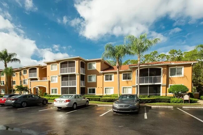 Building Photo - 1865 Florida Club Dr