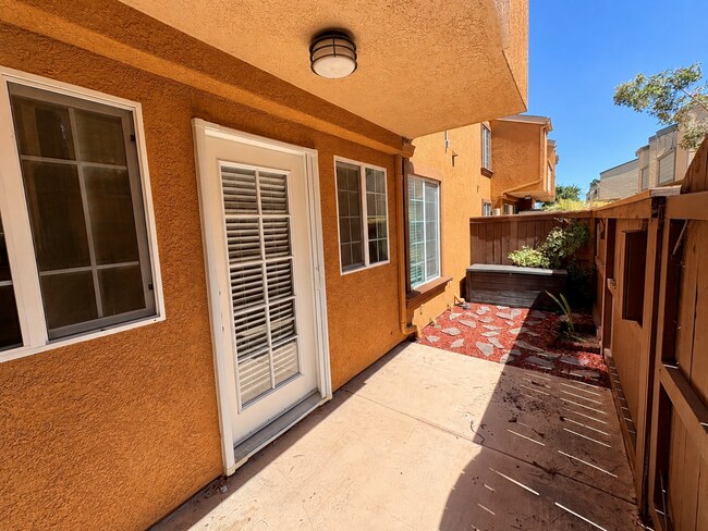 Building Photo - 5252 Balboa Arms Dr