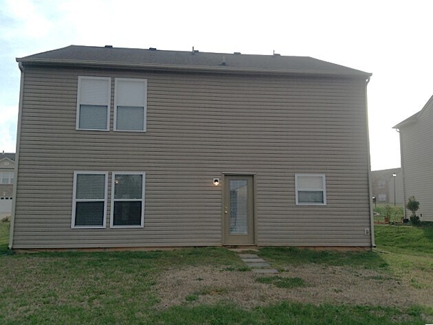 Building Photo - 205 Farm Springs Rd