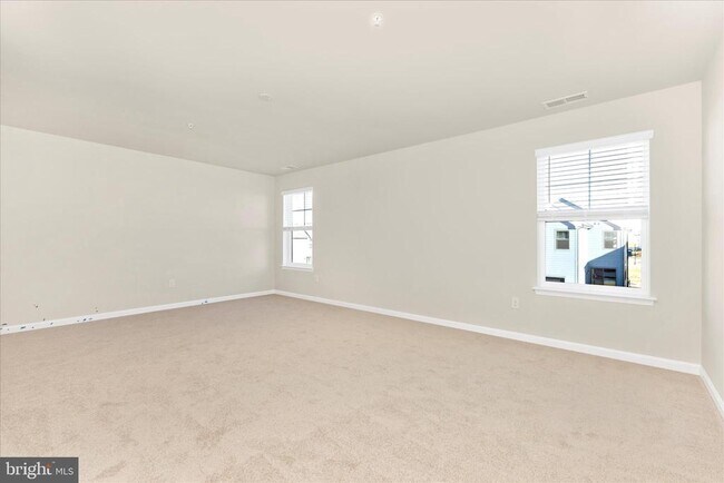 Building Photo - 461 Hanson St