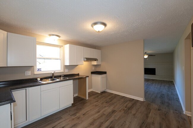 Building Photo - 4 bed 2.5 bath 2 story home with full deck located in Decatur Township