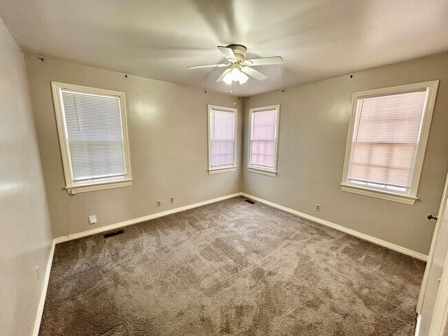 Building Photo - 2441 NW 32nd St