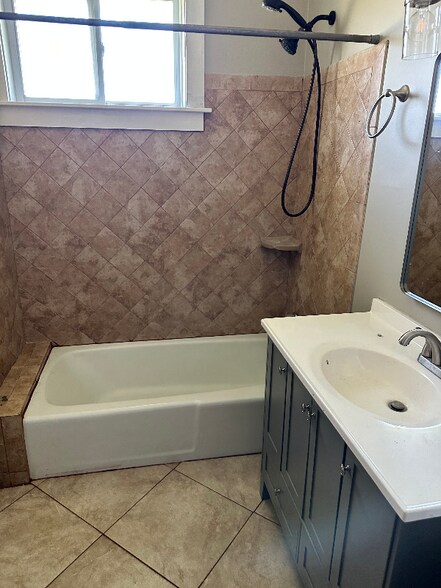 Building Photo - 3135 Eads St