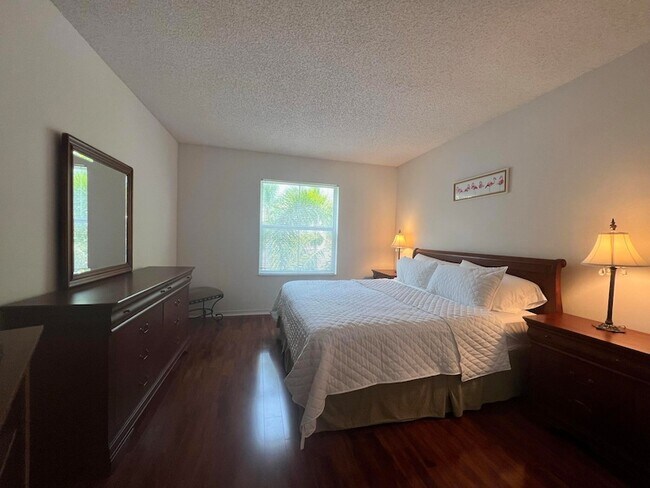 Building Photo - 1306 Tuscany Way