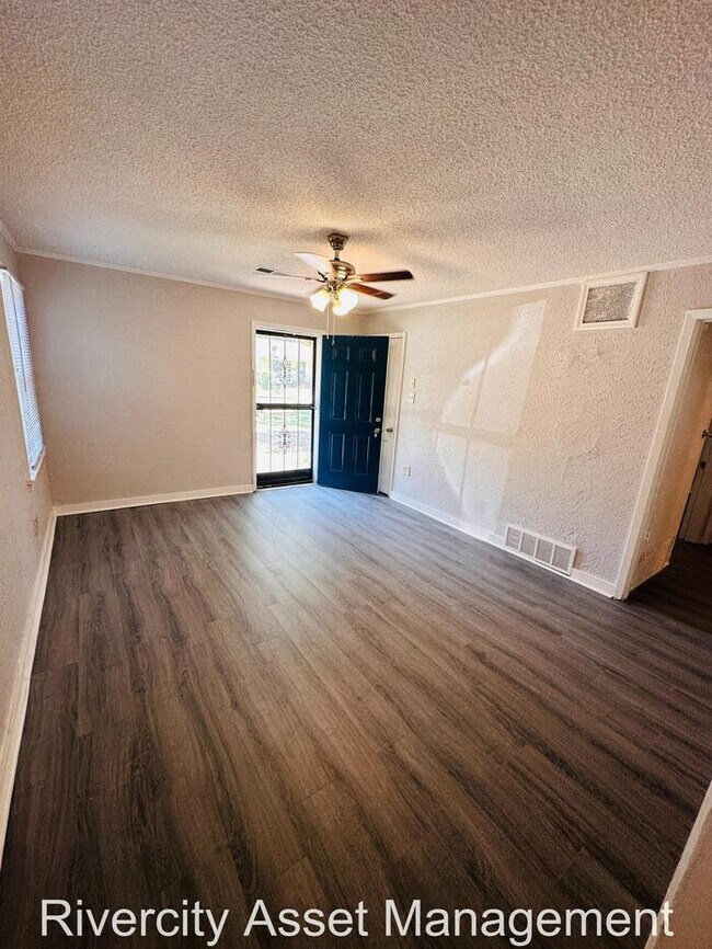 Building Photo - Gorgeous Berclair Home!!!!!! Section 8 Wel...