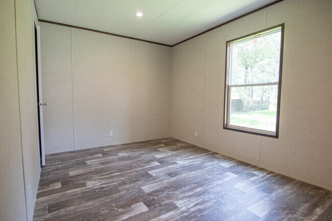 Building Photo - 10002 Sweetgum Ln