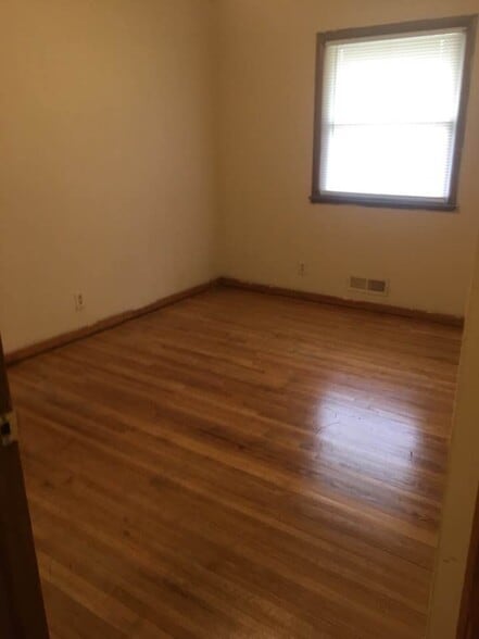 Building Photo - 2330 N Irving Ave