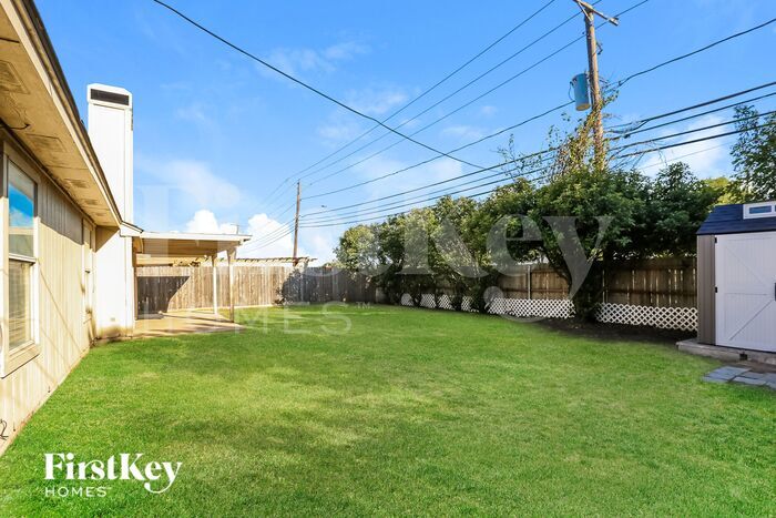Building Photo - 1110 Valley Branch Dr
