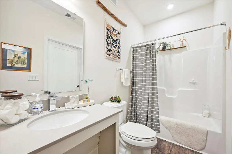 Building Photo - 2077 Ridge Ave