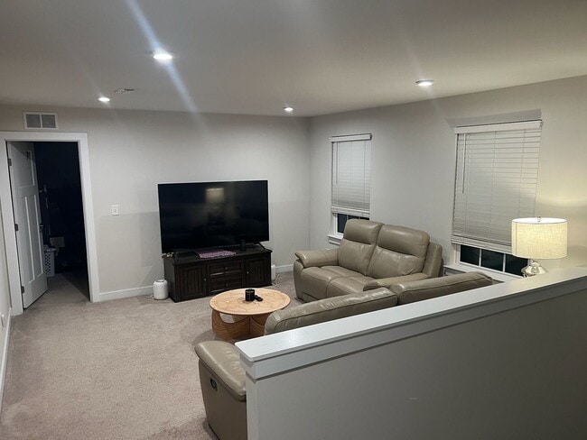 Building Photo - Elegant Home located in Union County with 5BR/4BA