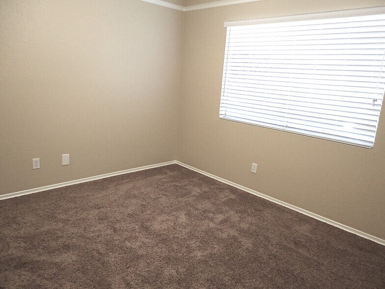 Building Photo - 1474 Lodgepole Dr