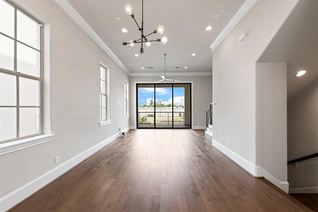 Building Photo - 4021 University Grove St