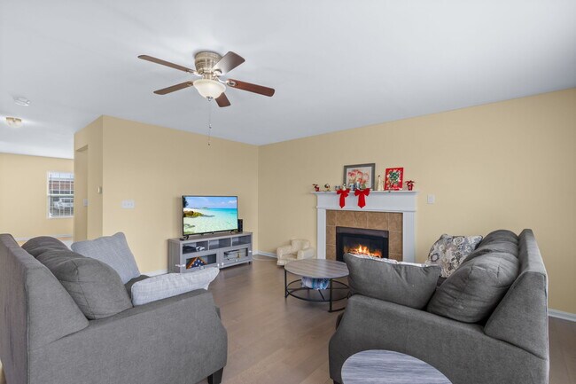 Building Photo - 430 Rockcrest Way