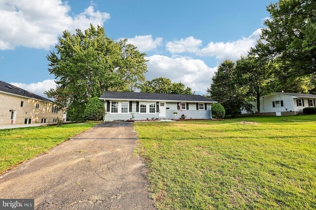 Building Photo - 7200 Vellex Ln