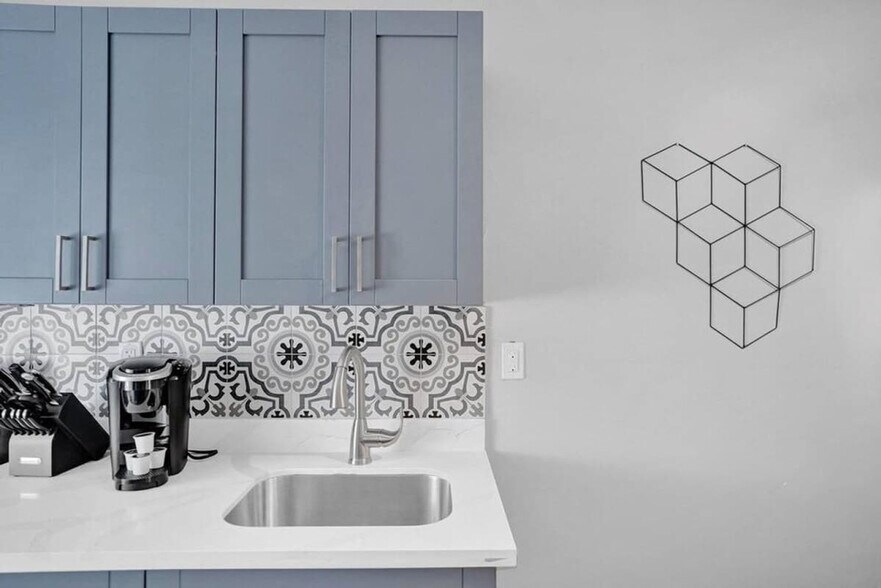 Building Photo - 50 Davie Blvd