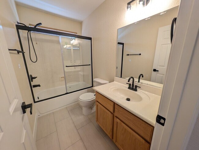 Building Photo - 89 Day Trade St