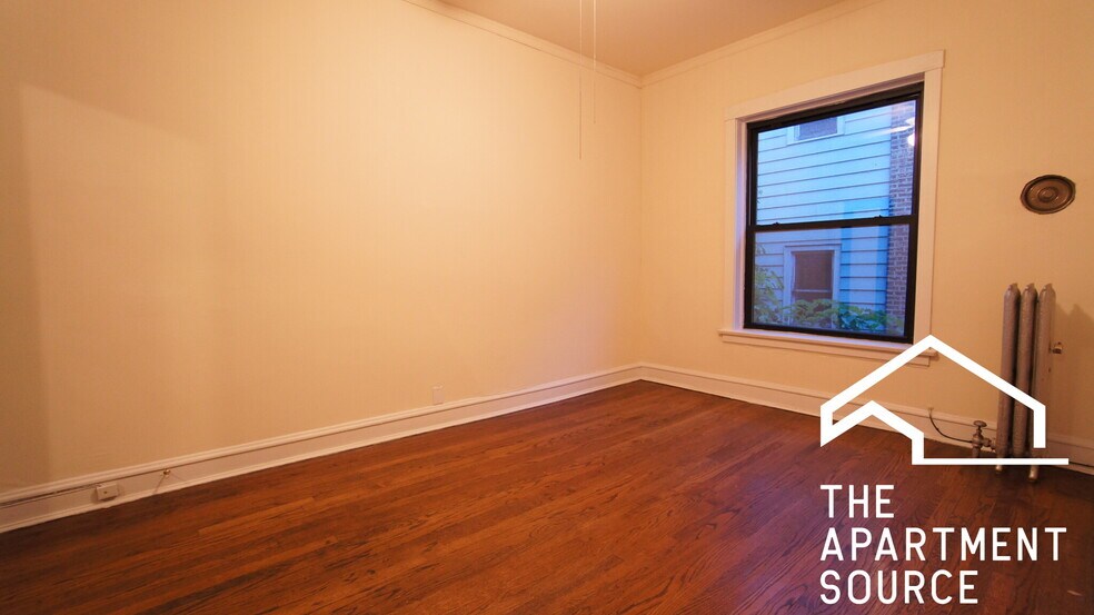 Building Photo - 2434 N Sawyer Ave