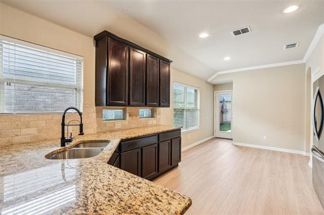 Building Photo - 15937 Alvarado Dr