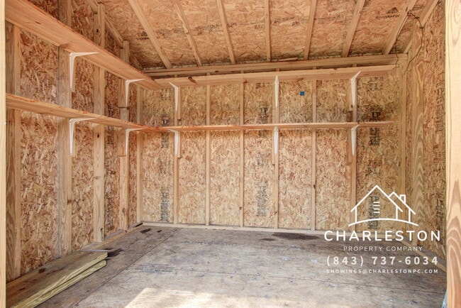 Building Photo - 1502 Woodcrest Ave