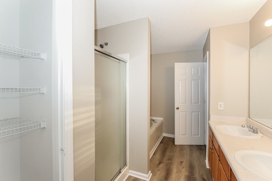 Building Photo - 5488 Vanity Joys Ln