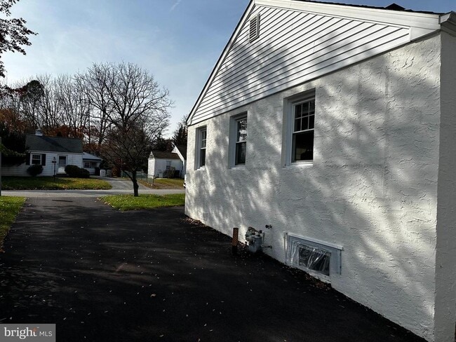 Building Photo - 11 Beryl Rd