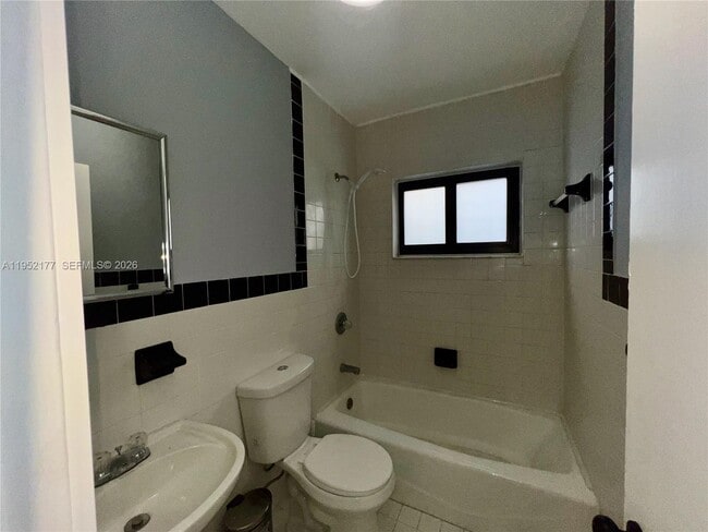 Building Photo - 3297 SW 26th St