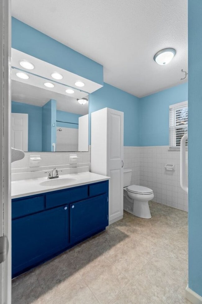 Building Photo - 3 Bedroom House in Cape