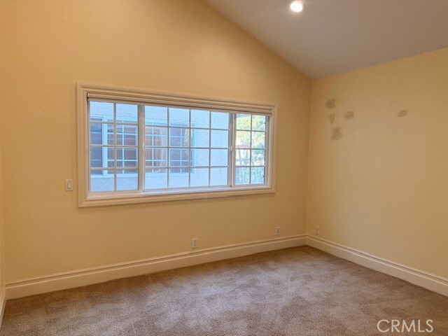 Building Photo - 16 Caraway