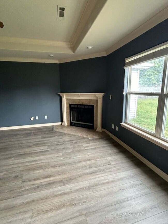 Building Photo - 4 bedroom 2 bath home available in Bentonville!