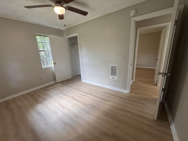 Building Photo - 119 Worthy Dr