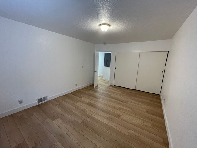 Building Photo - 1068 Cherokee St