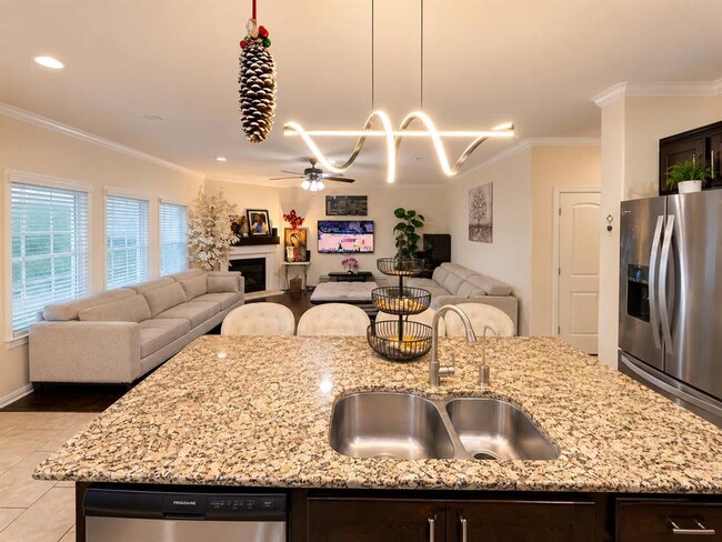 Building Photo - 313 Briar Park Dr