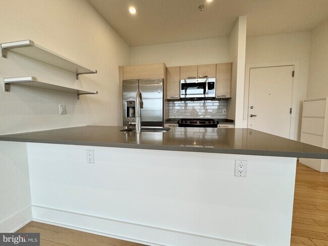 Building Photo - 1616 11th St NW