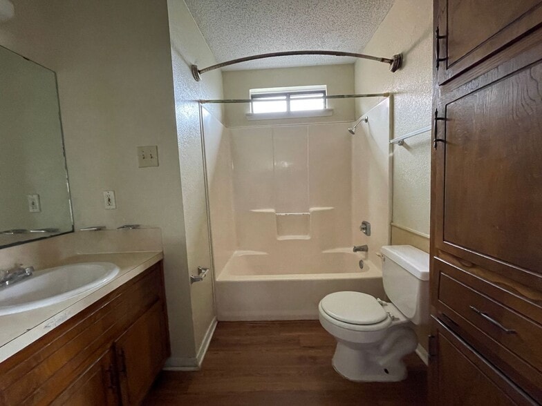 Building Photo - 3407 Victoria Cir