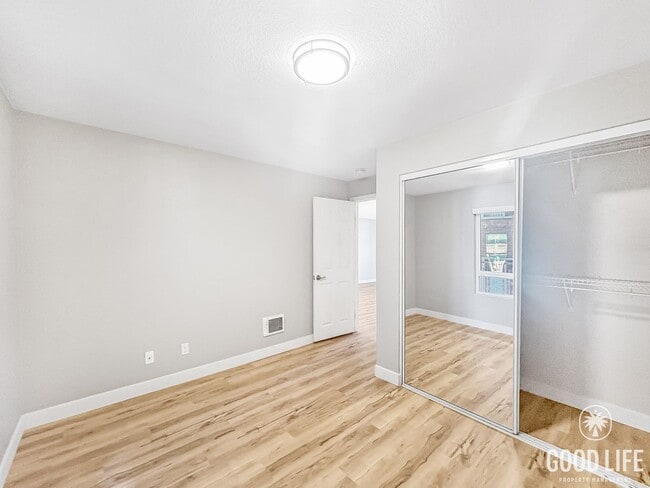 Building Photo - Beautiful 2BD/1BA W/ Updated Kitchen, AC, and In-Unit Laundry in Colina Del Sol!