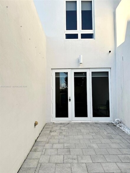 Building Photo - 10560 NW 63rd Terrace