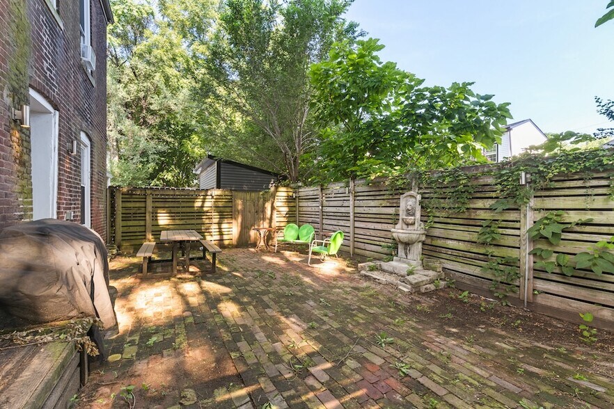 Building Photo - 717 Lampton St