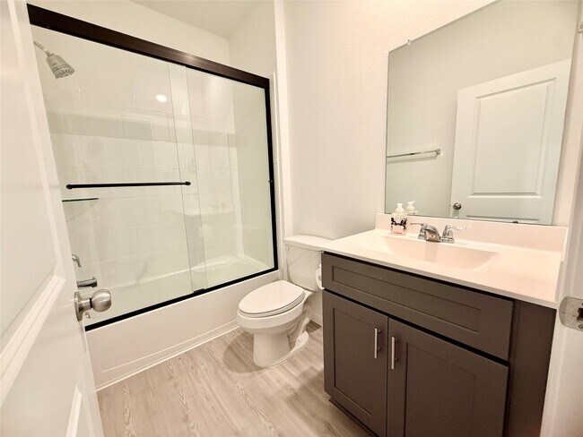 Building Photo - 24619 Applewood Crst Ln