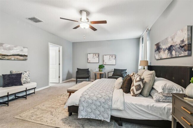 Building Photo - 8887 Little Bluestem Dr