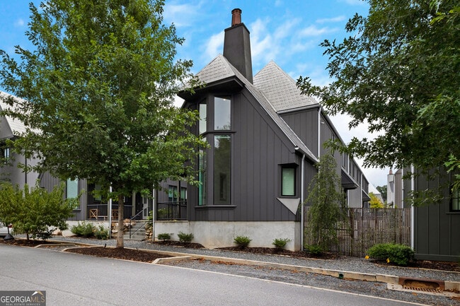 Primary Photo - 120 Central Ave