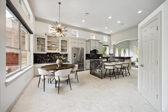 Building Photo - 5826 Santa Fe Springs Dr