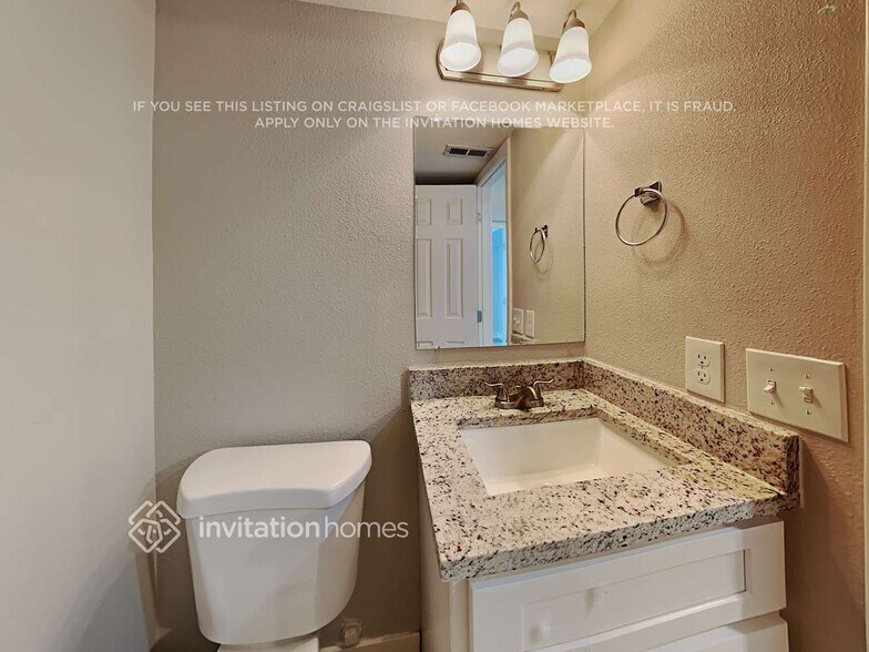 Building Photo - 5785 Grapevine Dr