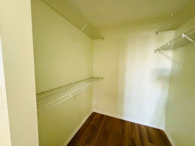 Building Photo - 2 Bedroom Condo For Rent in Carrollwood!