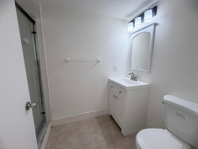 Building Photo - 9955 Westview Dr