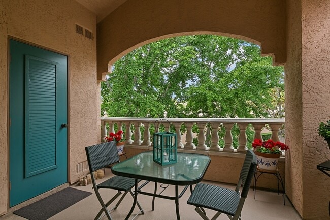 Building Photo - 3525 Cameo Dr