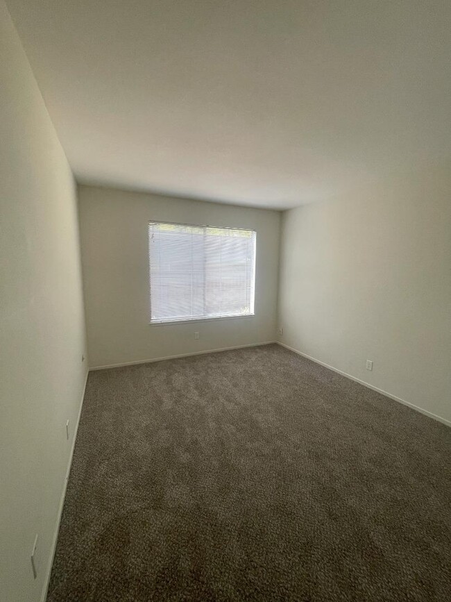 Building Photo - 3316 Brittan Ave
