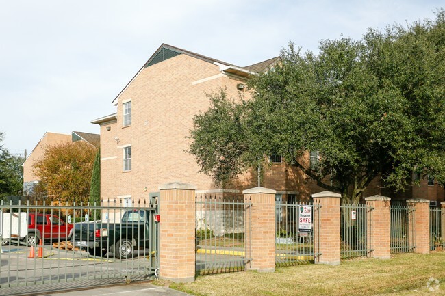 Building Photo - Bell Crest Apartments