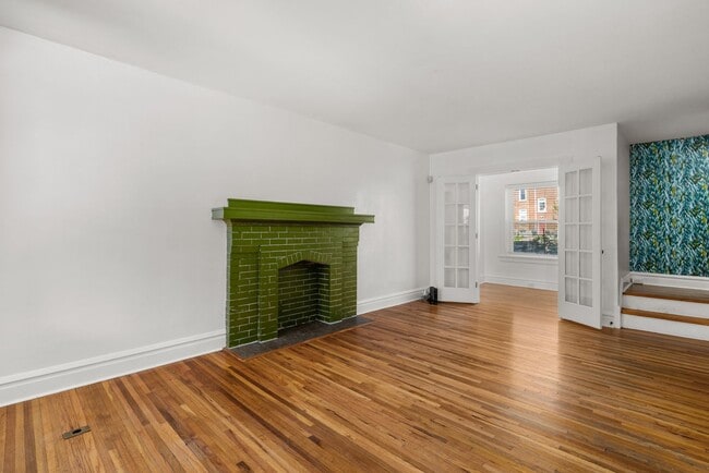Building Photo - Gardener's Dream! 3-Bedroom, 1.5-Bath Home, Steps away from Tower Grove Park
